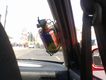 EXTINTOR EN TAXI SIN SELLO PERO CON CINTA CANELA PARA QUE NO SE CAIGA EL SEGURO.
.